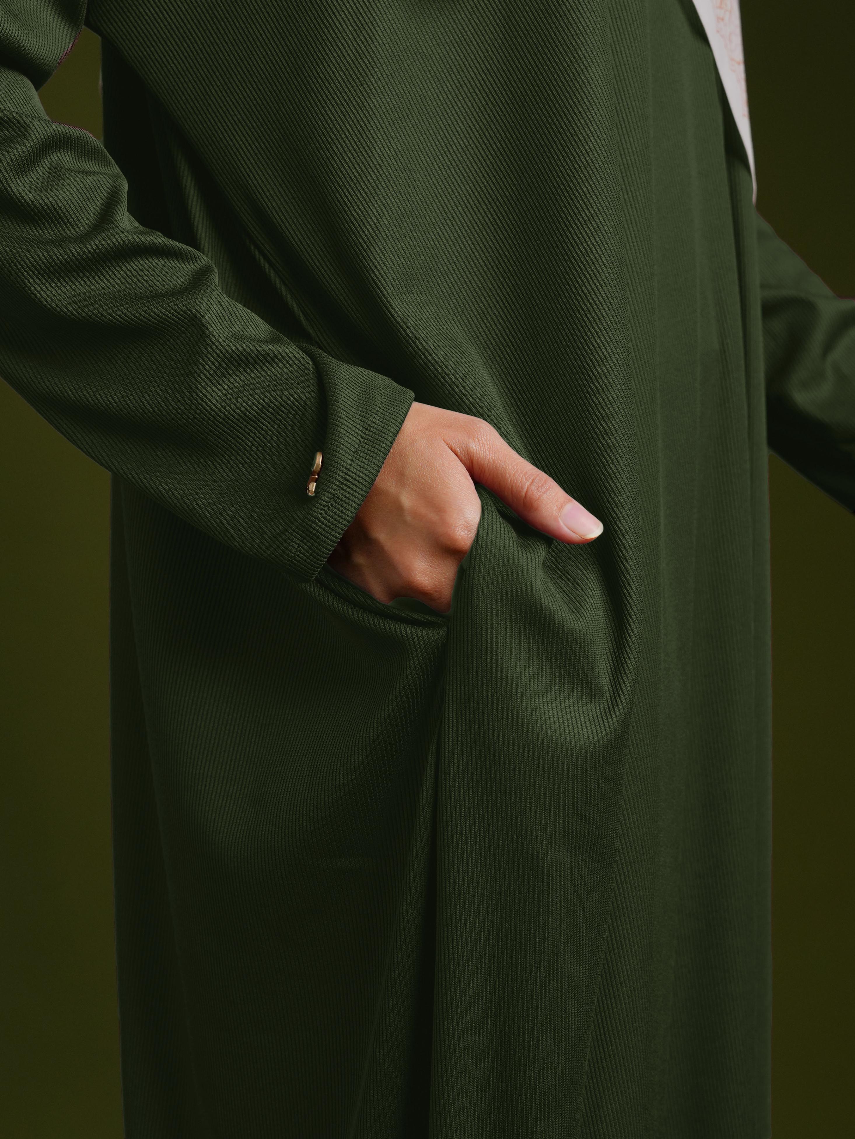 HIJRA MOM IN ARMY GREEN