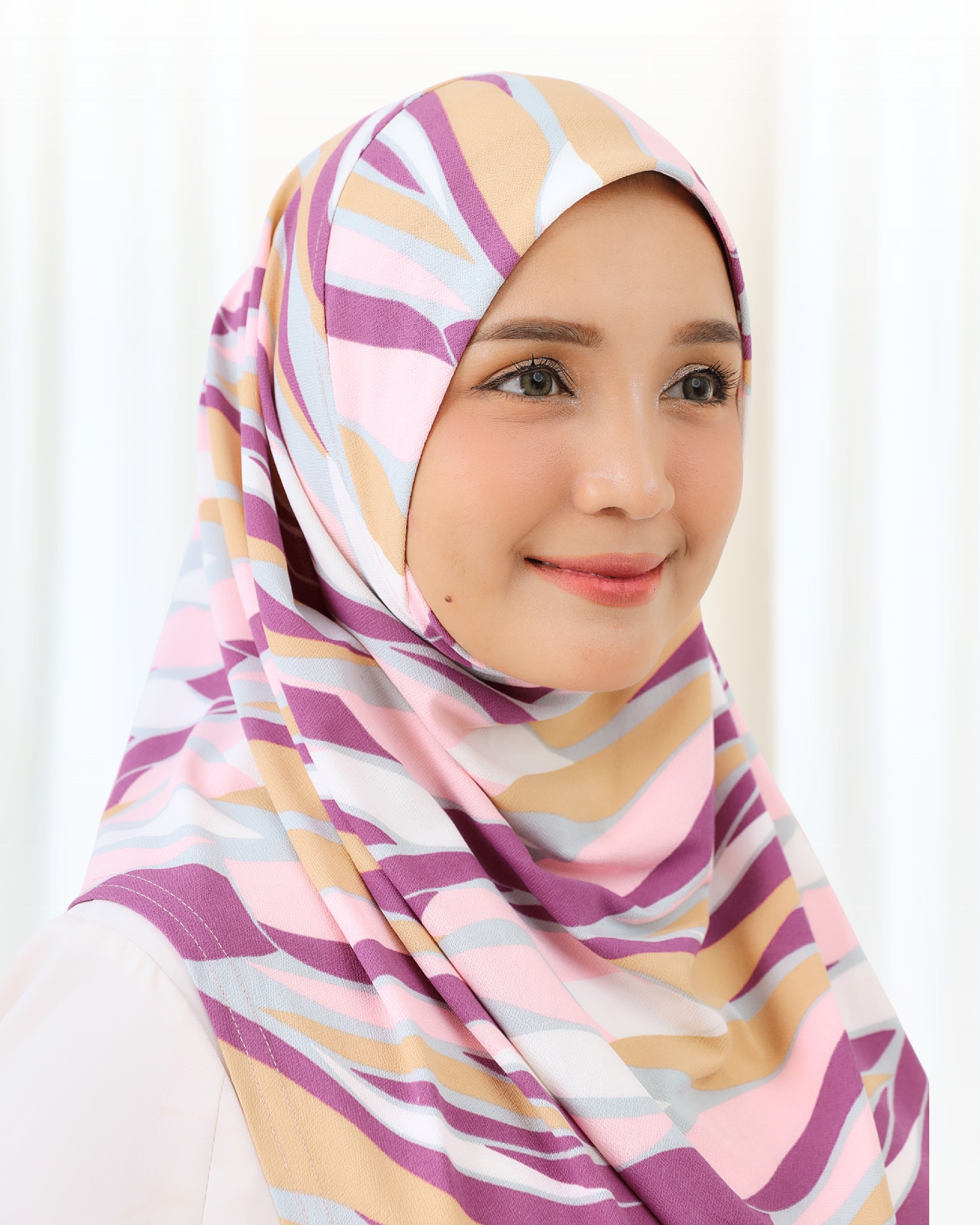 NUHA PRINTED IN LOUD PURPLE