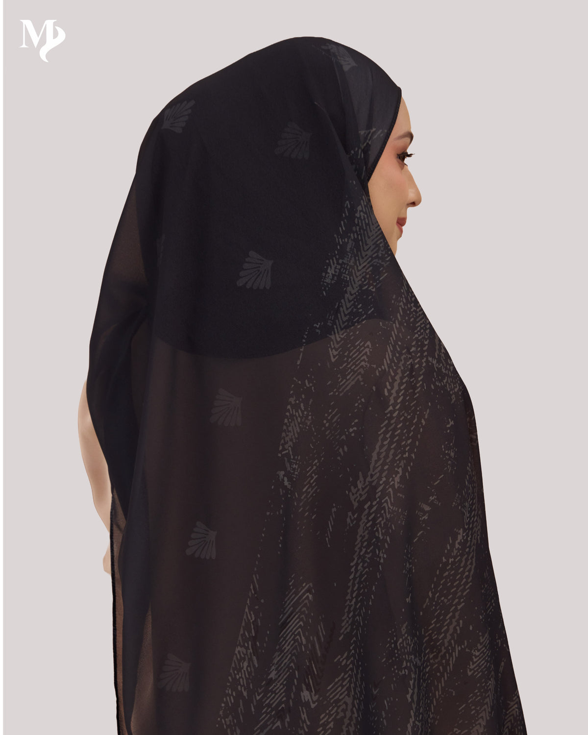DALILA SHAWL IN BLACK SHELL