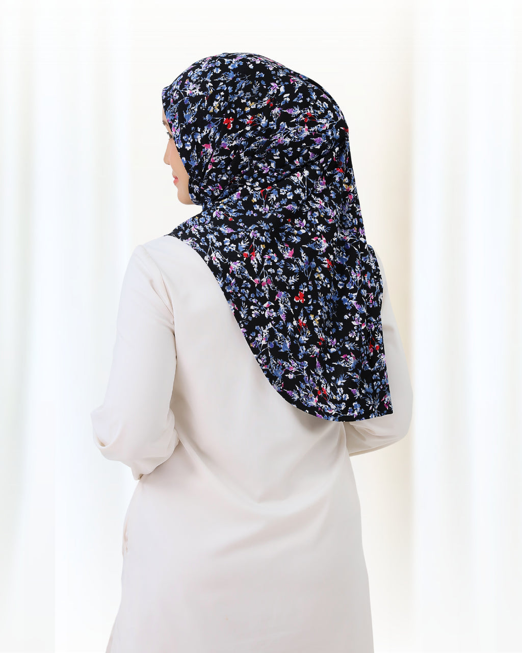 NUHA PRINTED IN BLUE BLACK