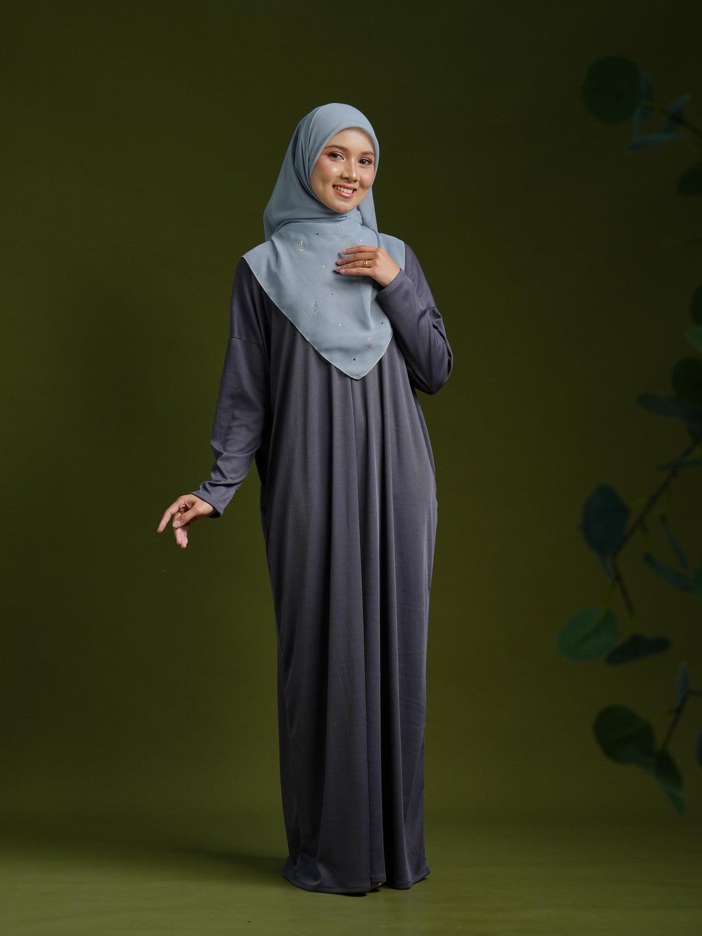 HIJRA MOM IN CHARCOAL GREY