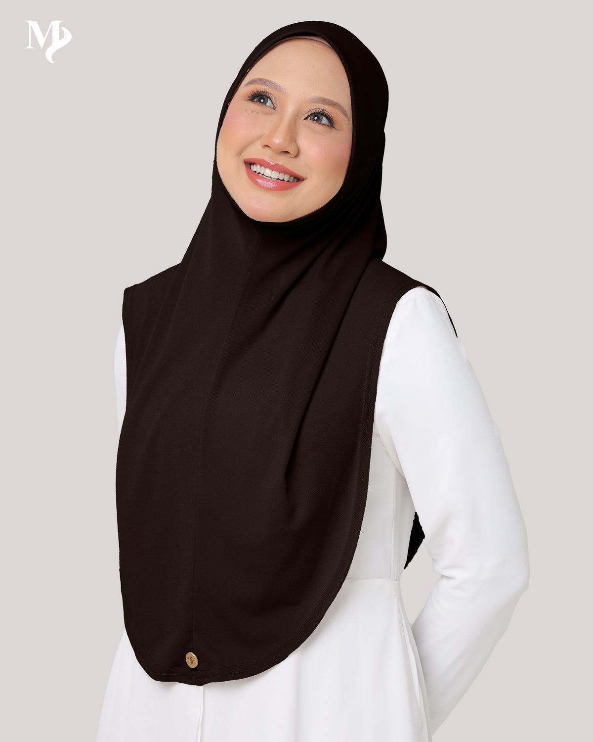 SAFAA IN DEEP BROWN
