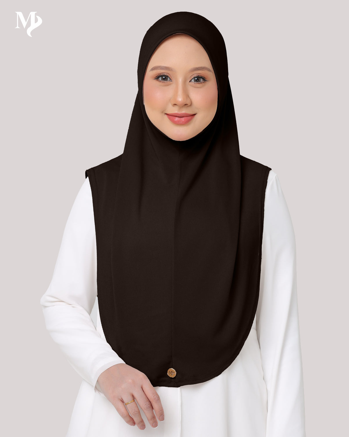 SAFAA IN DEEP BROWN