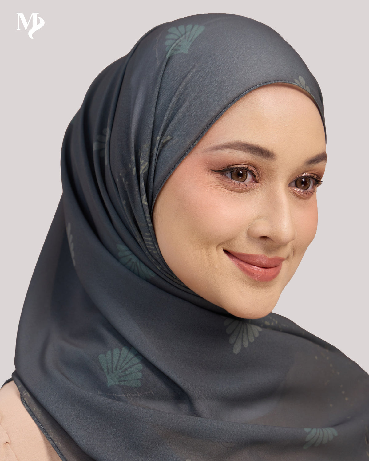 DALILA SHAWL IN PEWTER SHELL