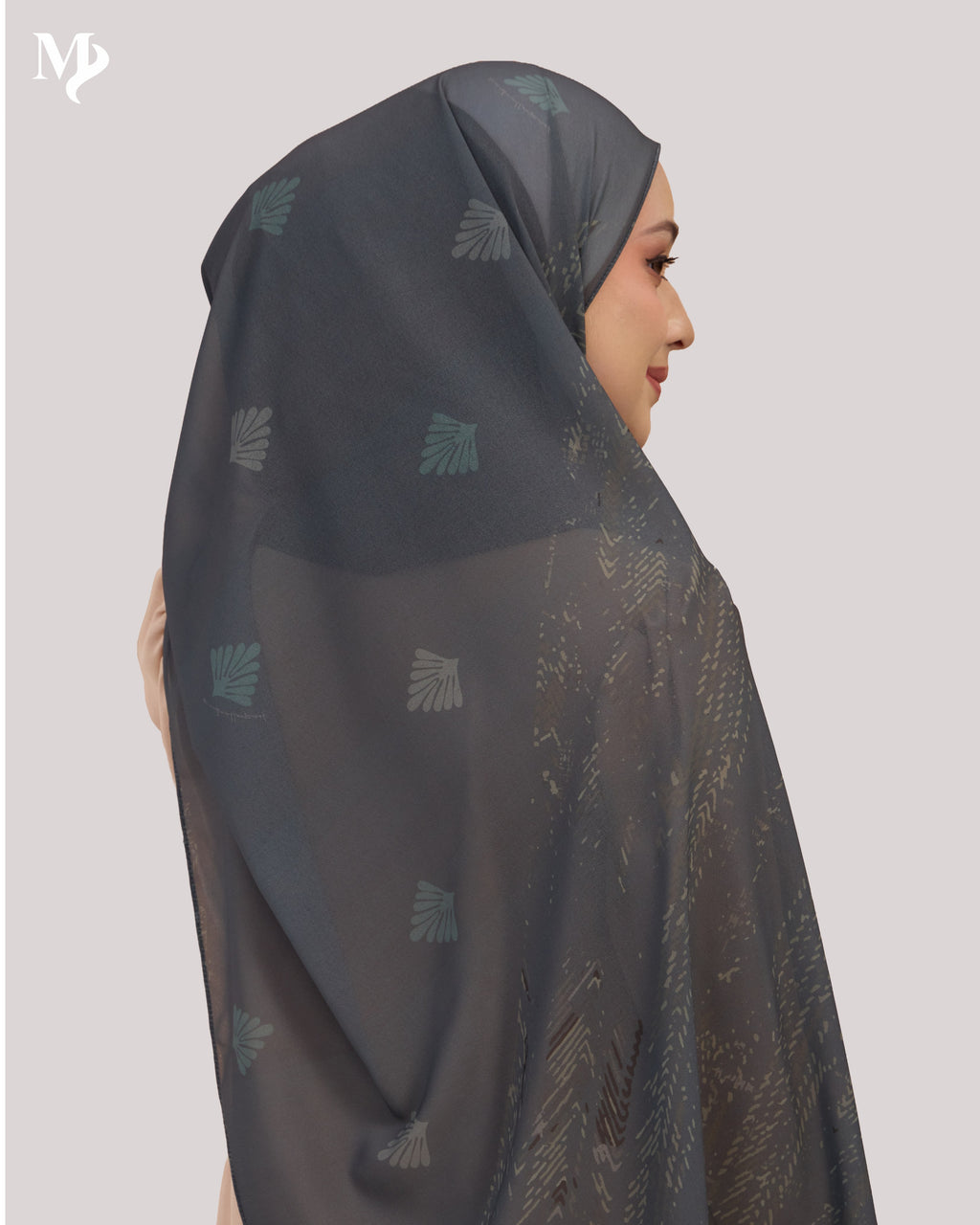 DALILA SHAWL IN PEWTER SHELL