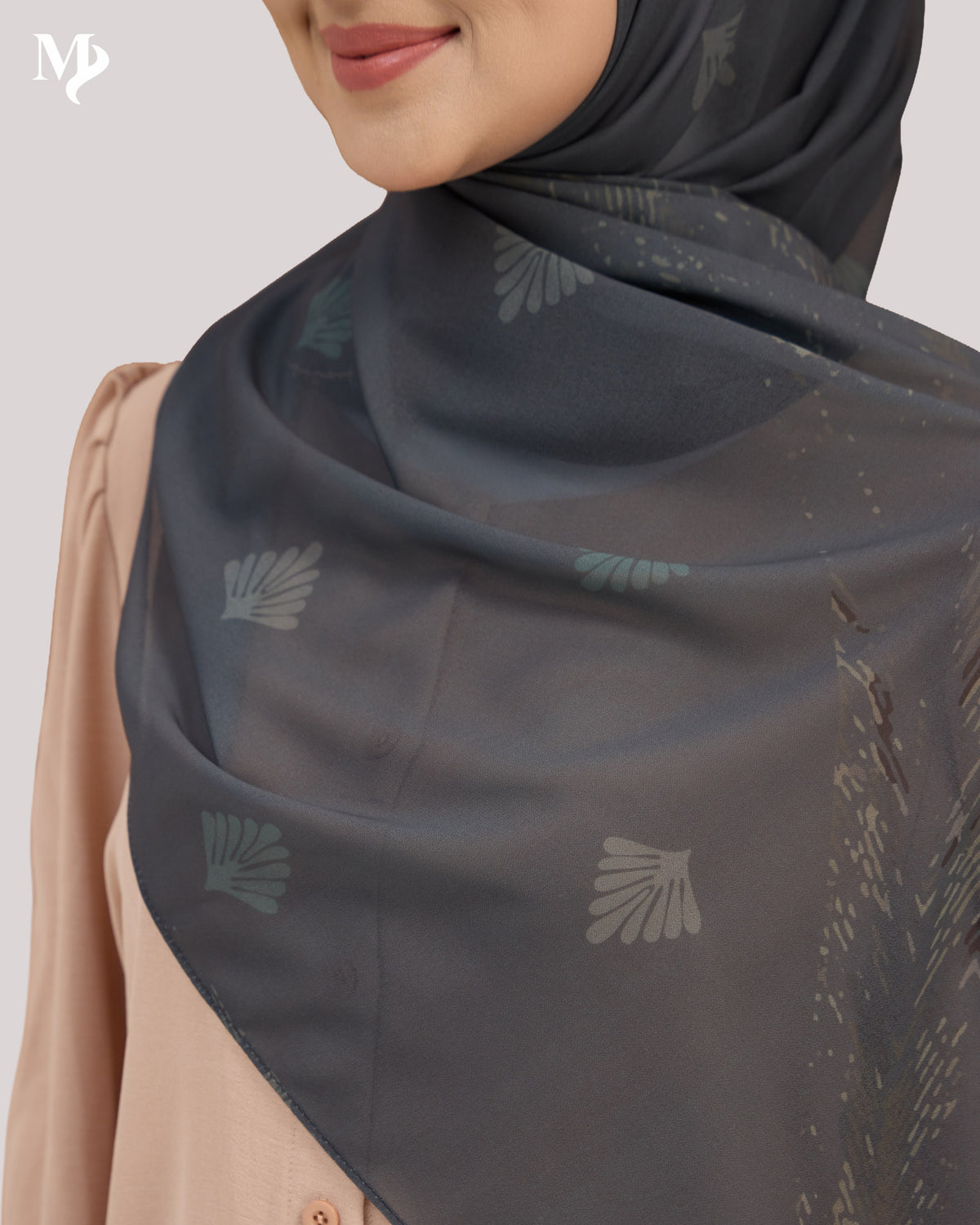 DALILA SHAWL IN PEWTER SHELL