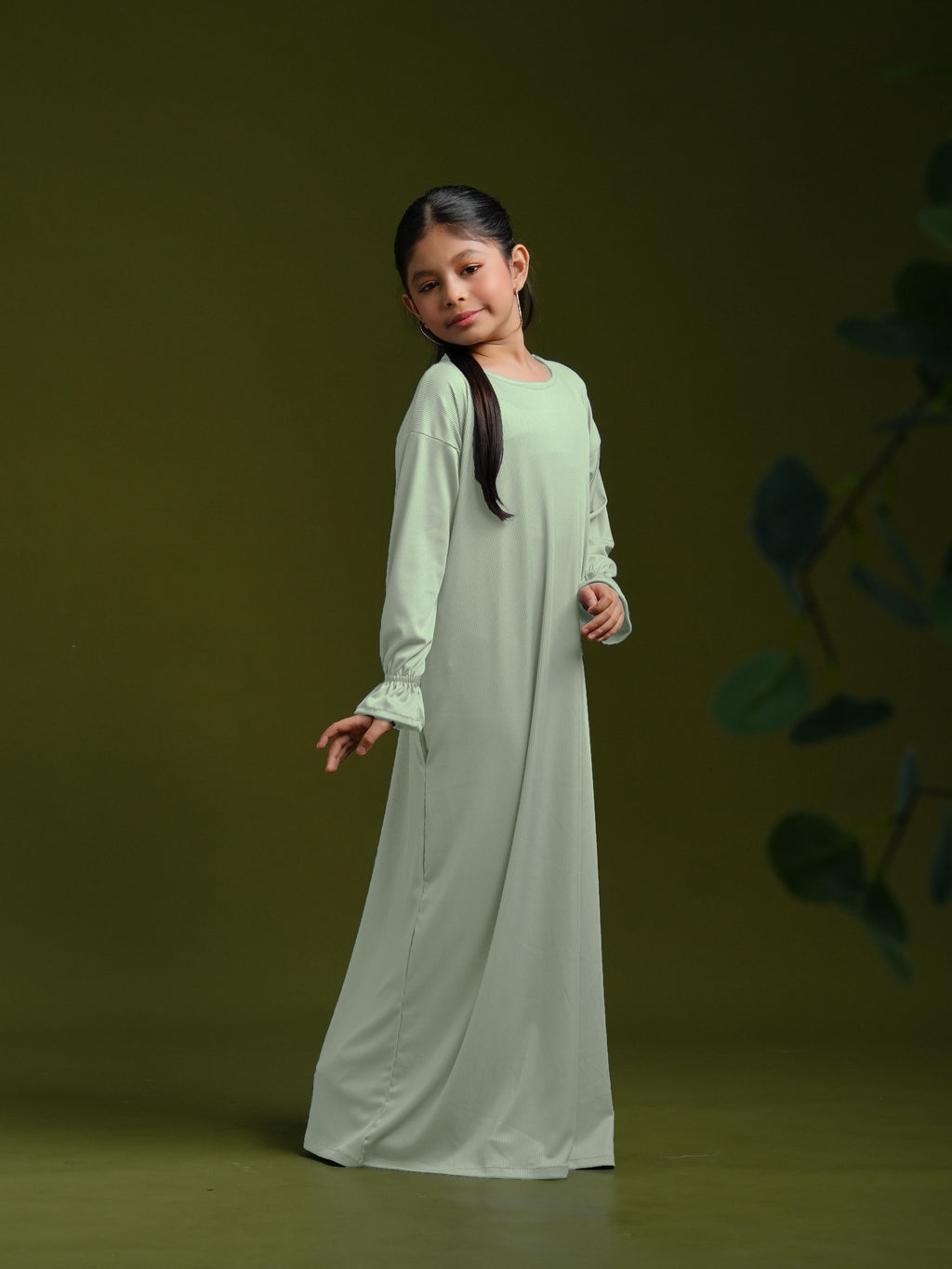 HIJRA KIDS IN PISTACHIO