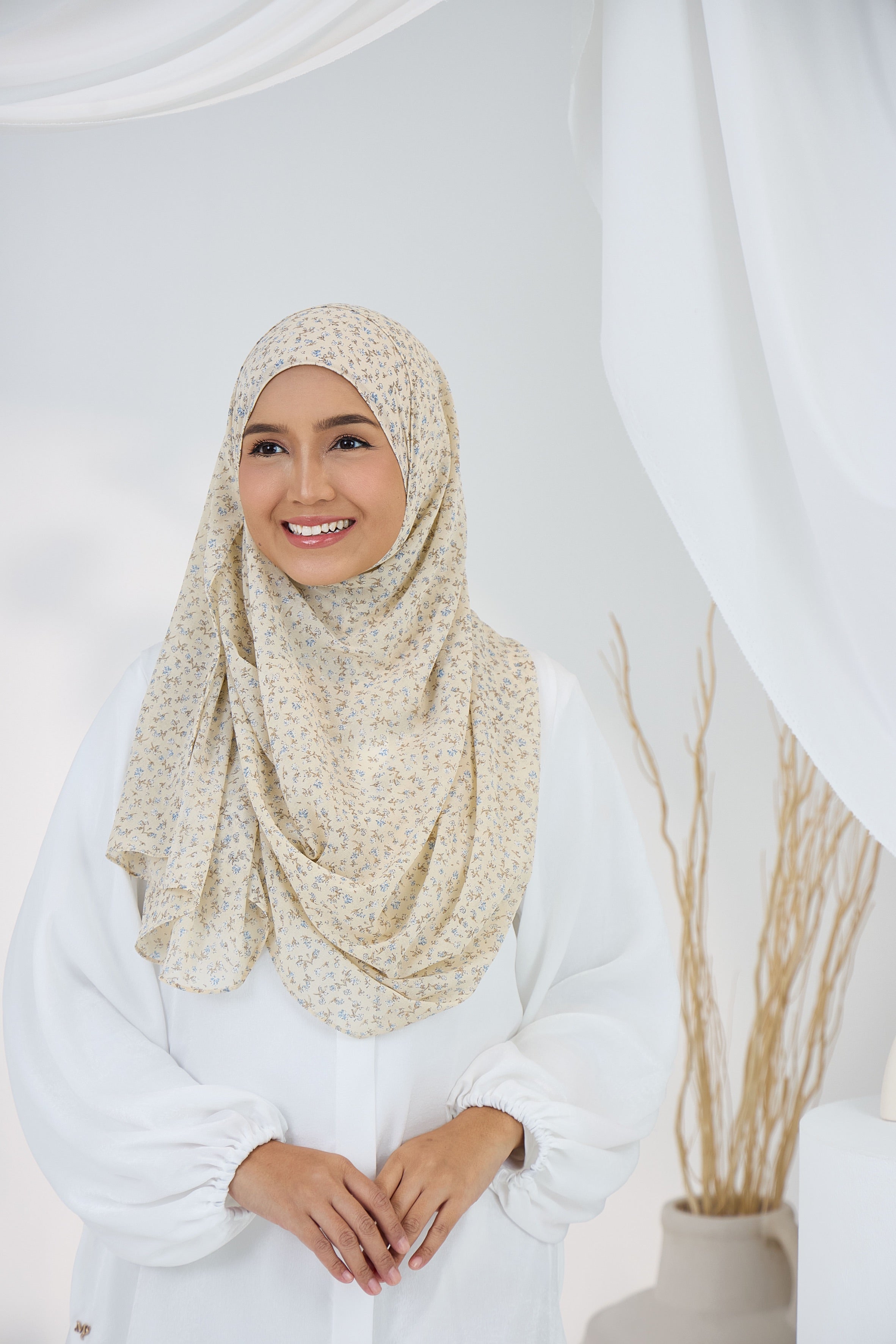 DALILA IN SOFT CREAM
