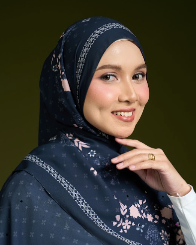 MYZURA IN MIDNIGHT BLOOM