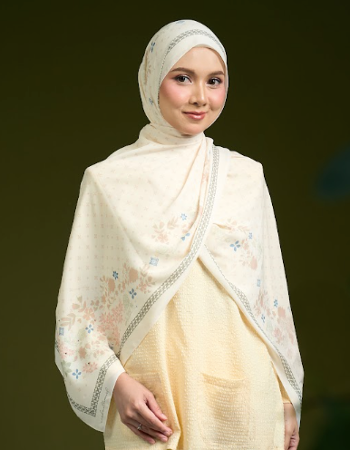 MYZURA IN YELLOW BLOOM