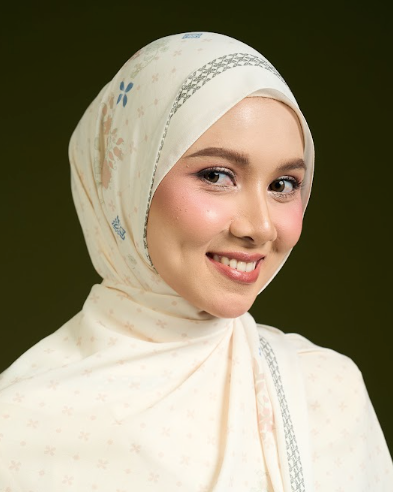 MYZURA IN YELLOW BLOOM