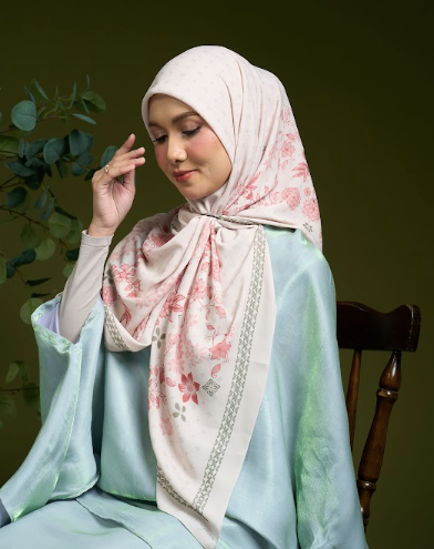 MYZURA IN PINK BLOOM
