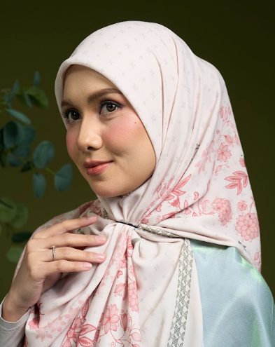 MYZURA IN PINK BLOOM