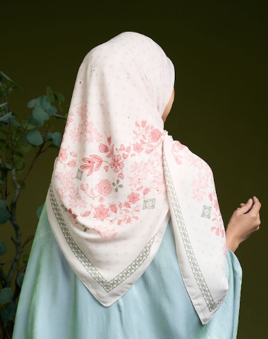 MYZURA IN PINK BLOOM