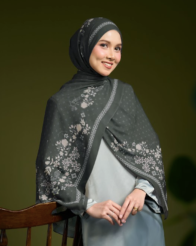 MYZURA IN CHARCOAL BLOOM