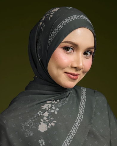 MYZURA IN CHARCOAL BLOOM