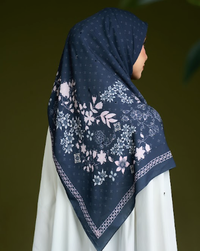 MYZURA IN MIDNIGHT BLOOM