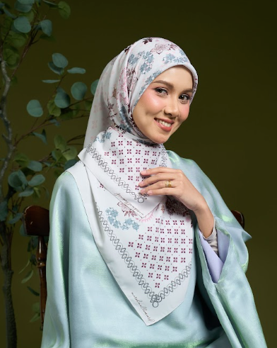 MYZURA IN ASH FLEUR