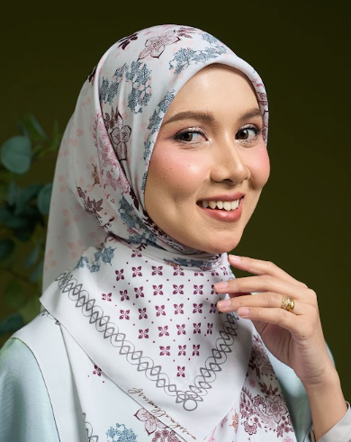 MYZURA IN ASH FLEUR