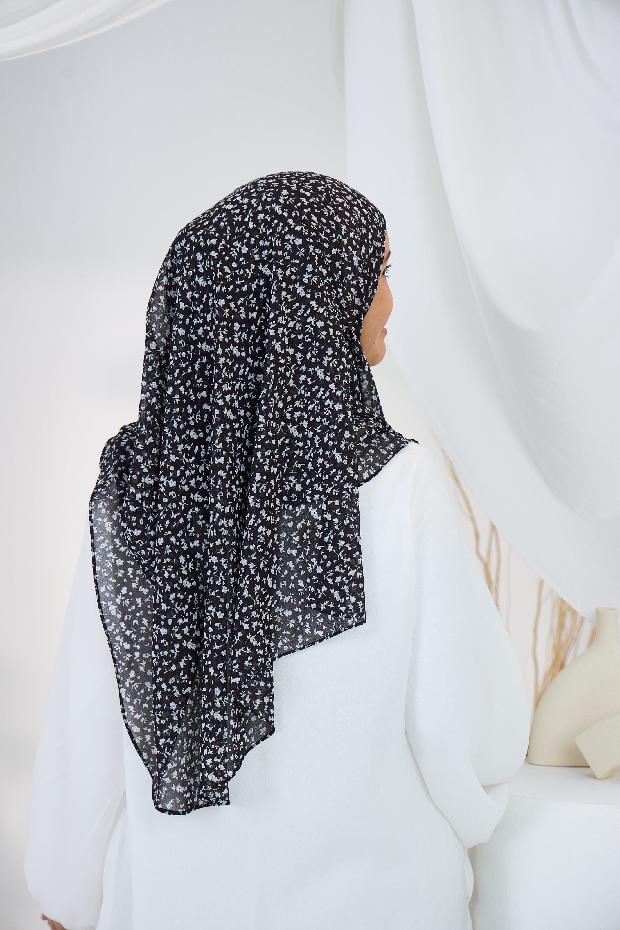 DALILA IN TINY BLACK