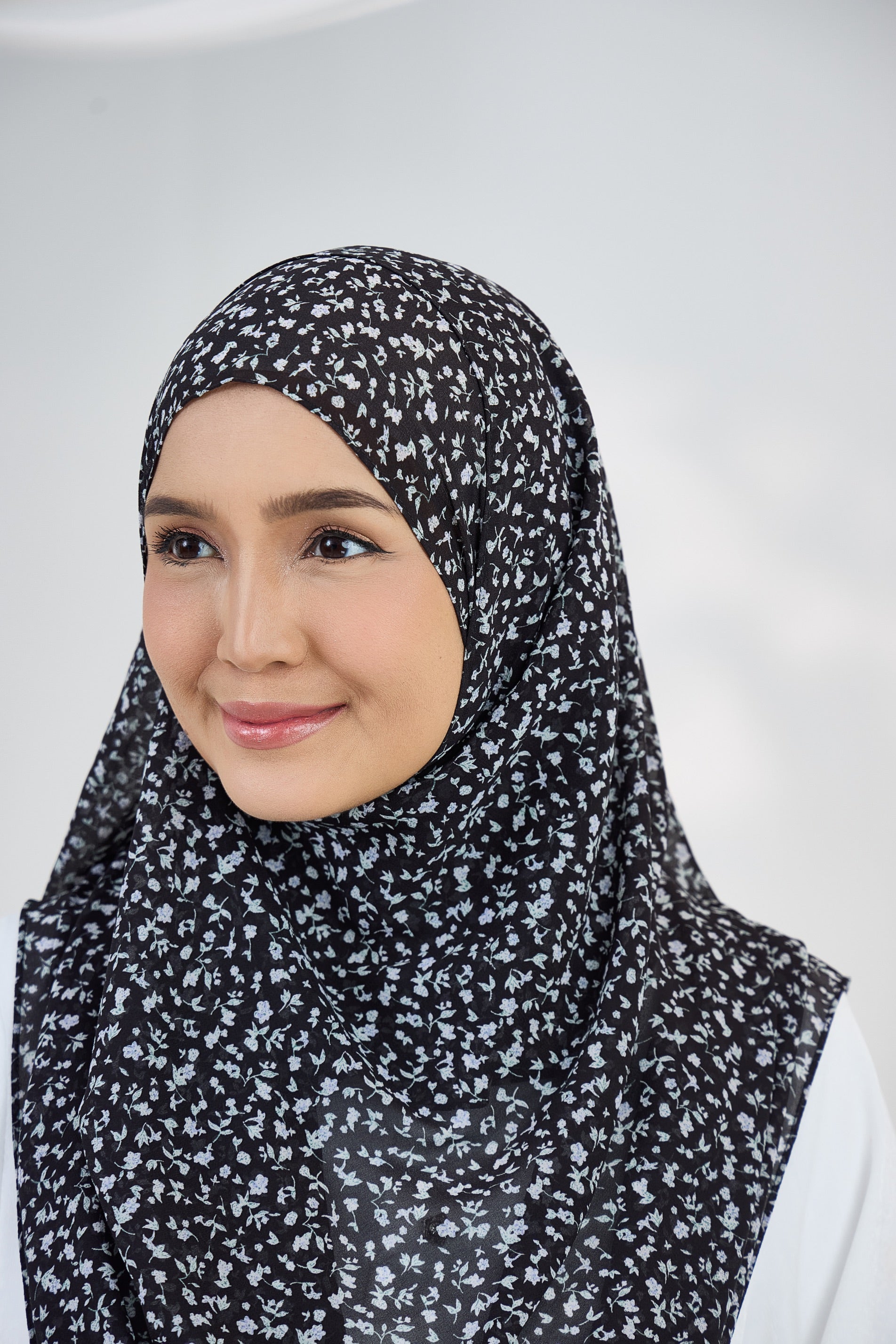 DALILA IN TINY BLACK