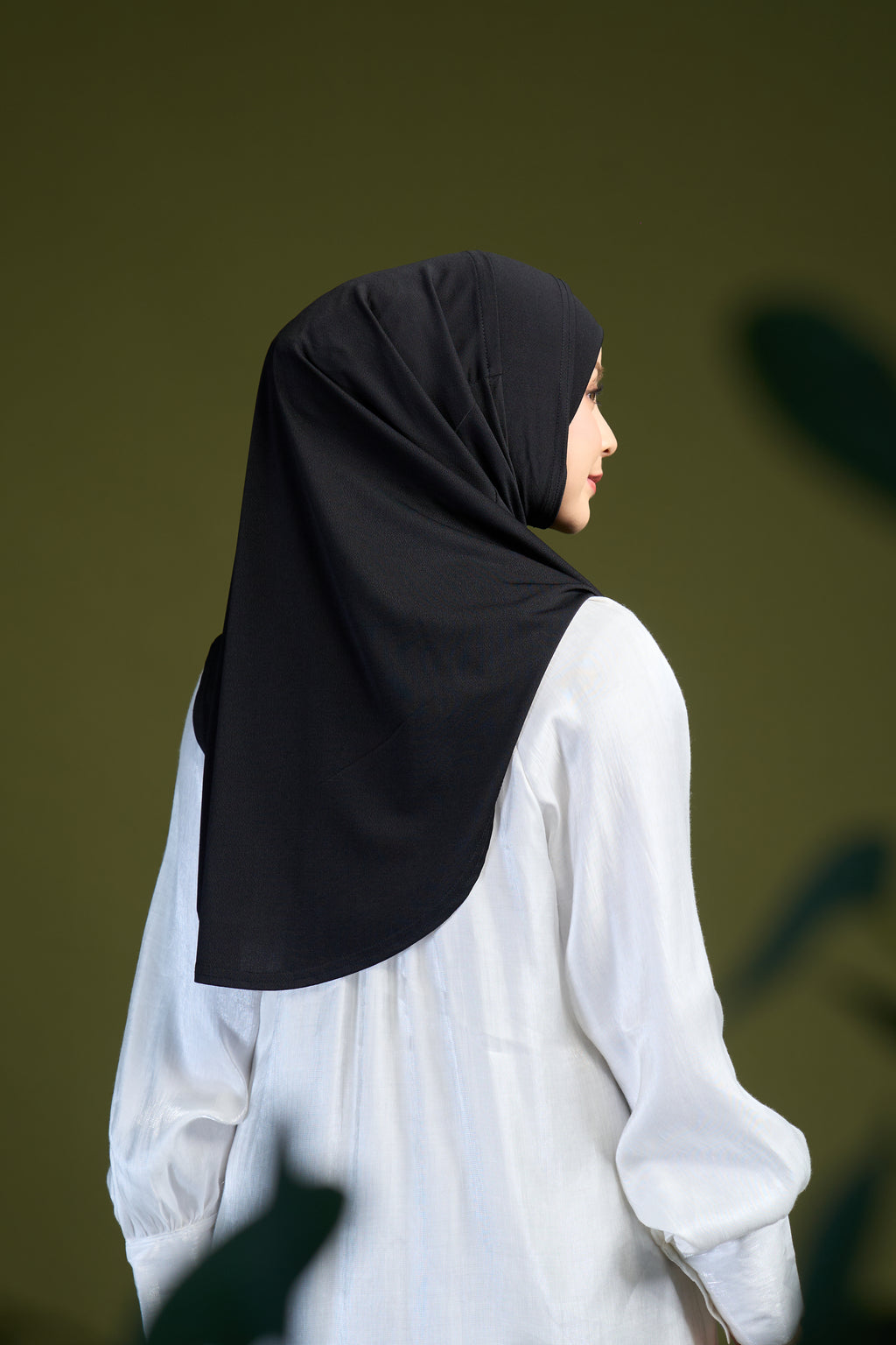 NAURA INSTANT IN BLACK