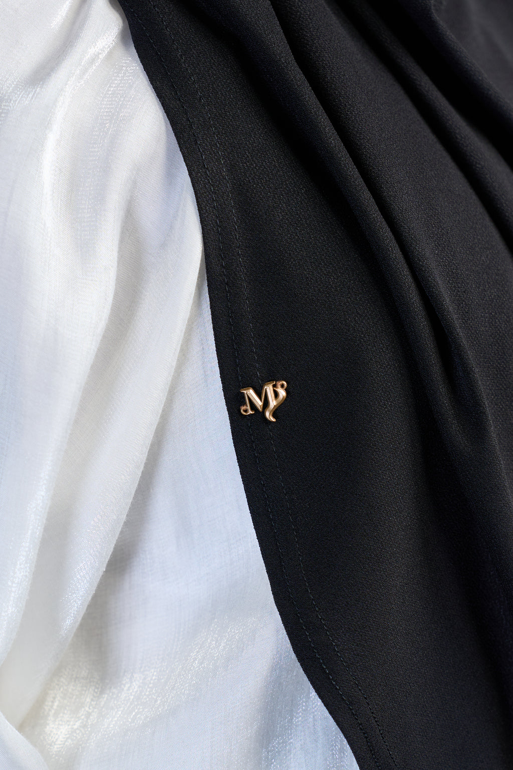 NAURA INSTANT IN BLACK