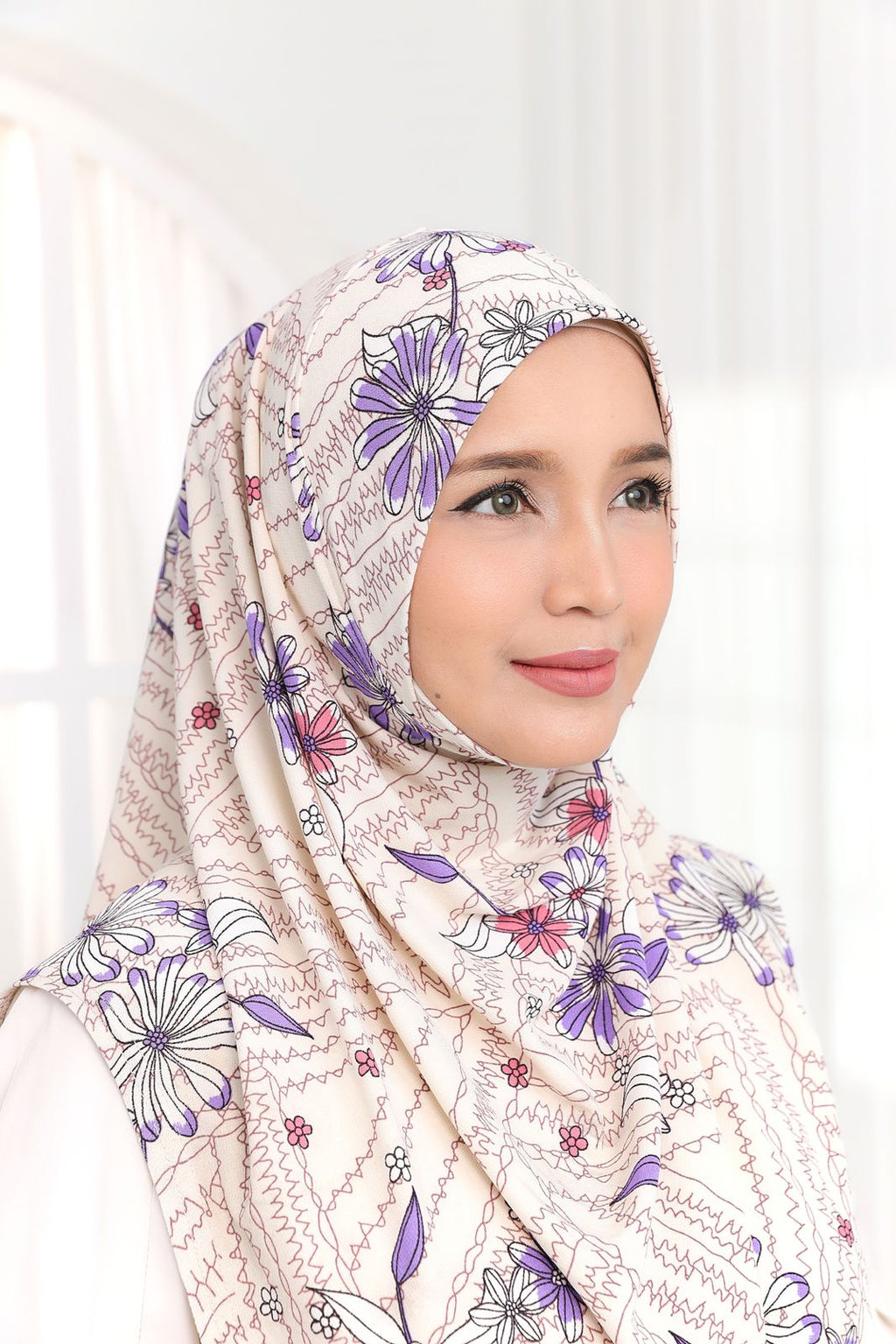 NUHA PRINTED IN OYSTER WHITE
