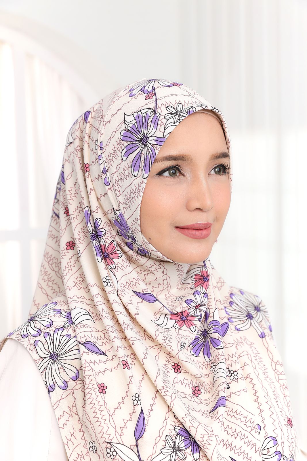 NUHA PRINTED IN OYSTER WHITE