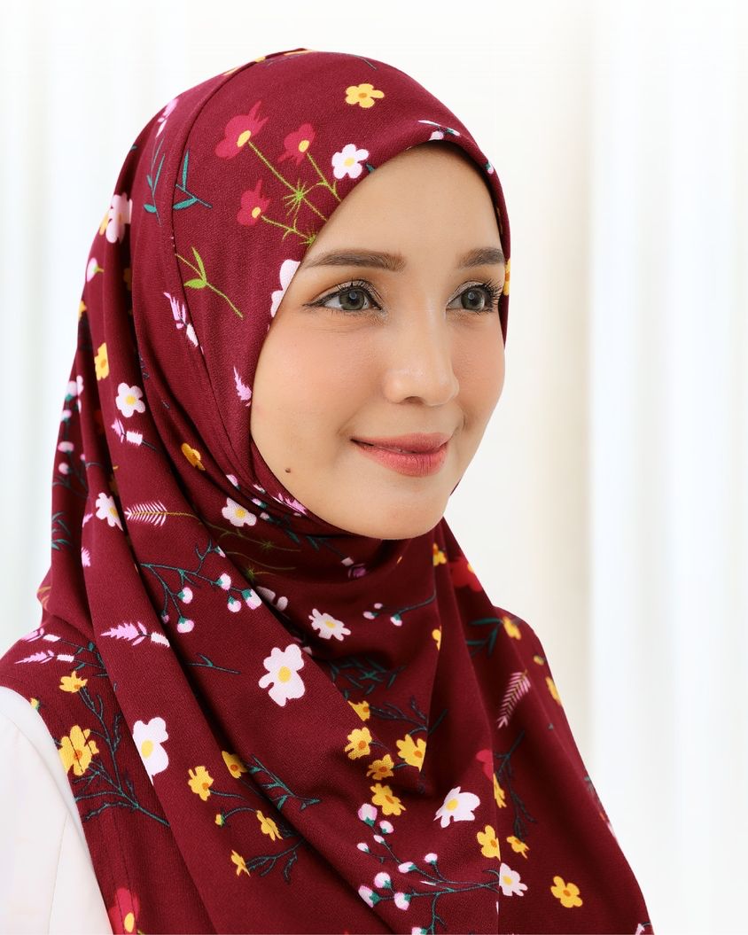 NUHA PRINTED IN CHERRY RED