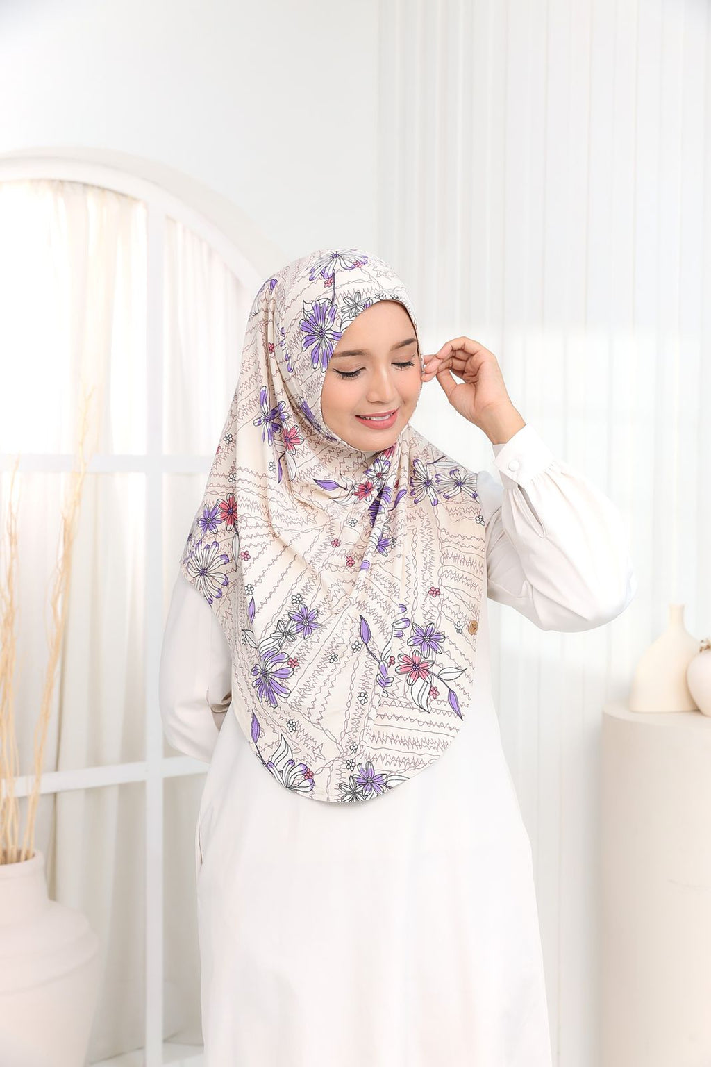 NUHA PRINTED IN OYSTER WHITE