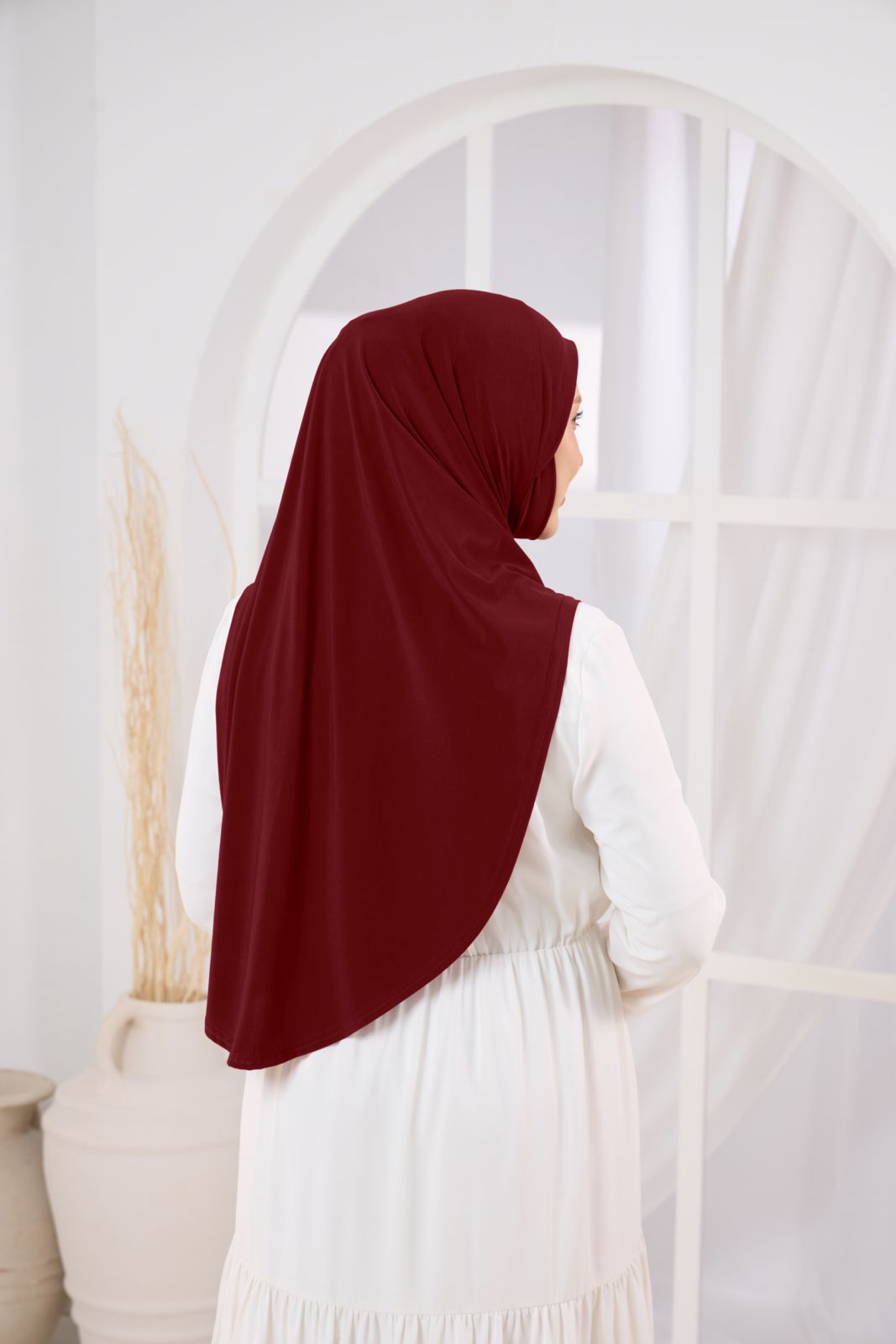 AFYA HIJAB IN BARN RED