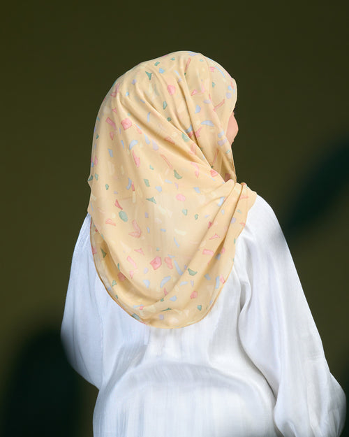 DALILA IN YELLOW CANDY
