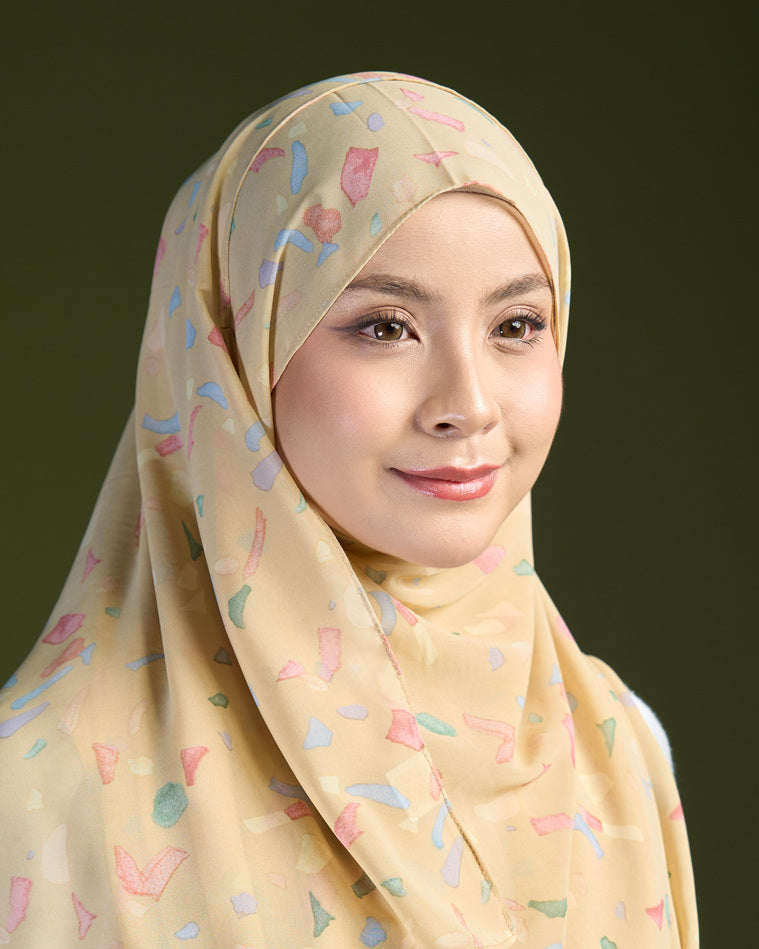 DALILA IN YELLOW CANDY