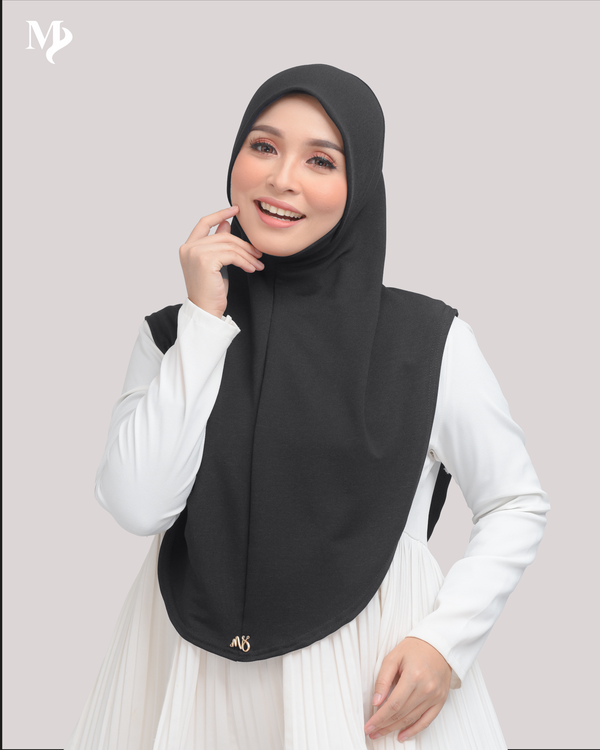 MARYAM SARUNG IN BLACK
