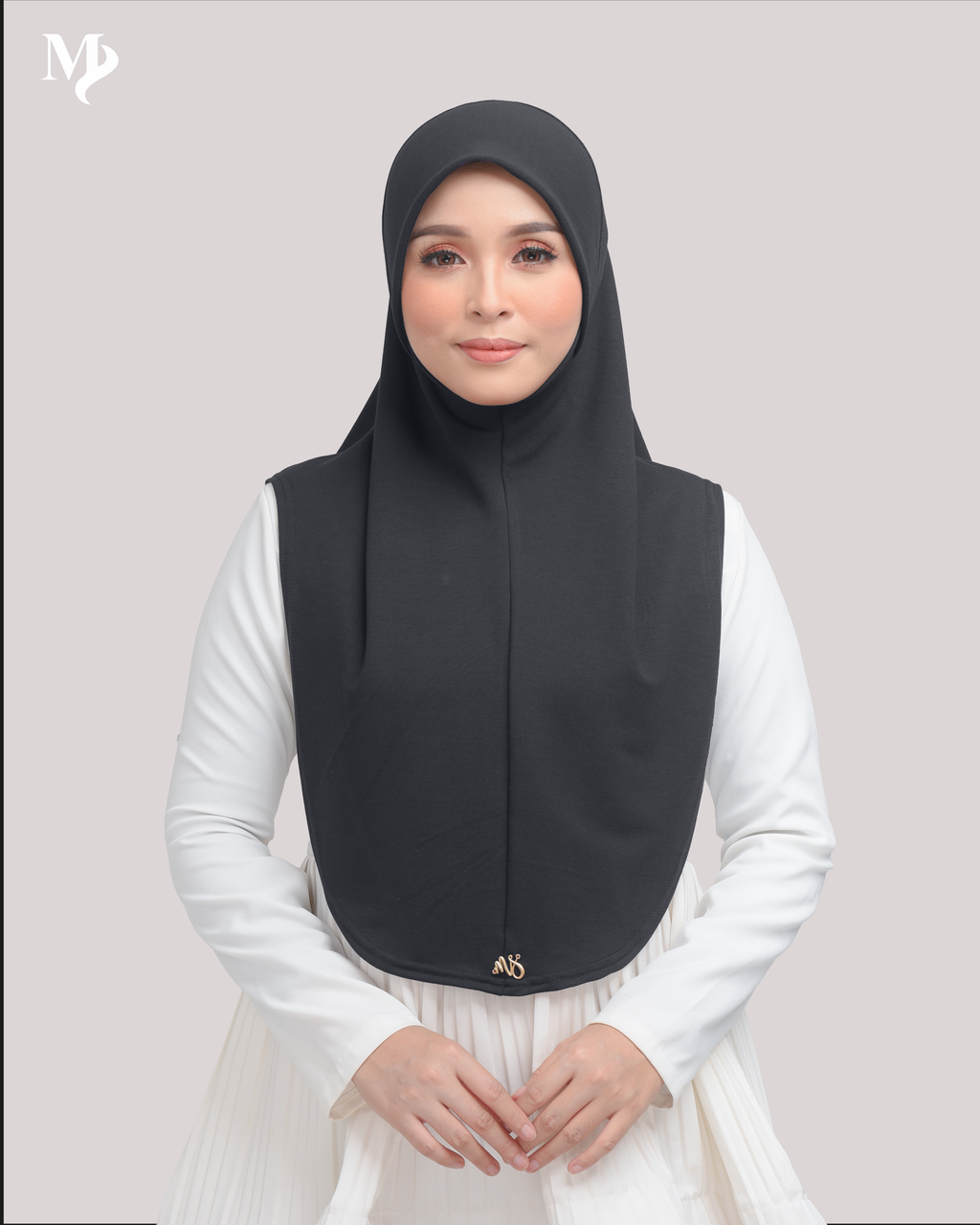 MARYAM SARUNG IN BLACK