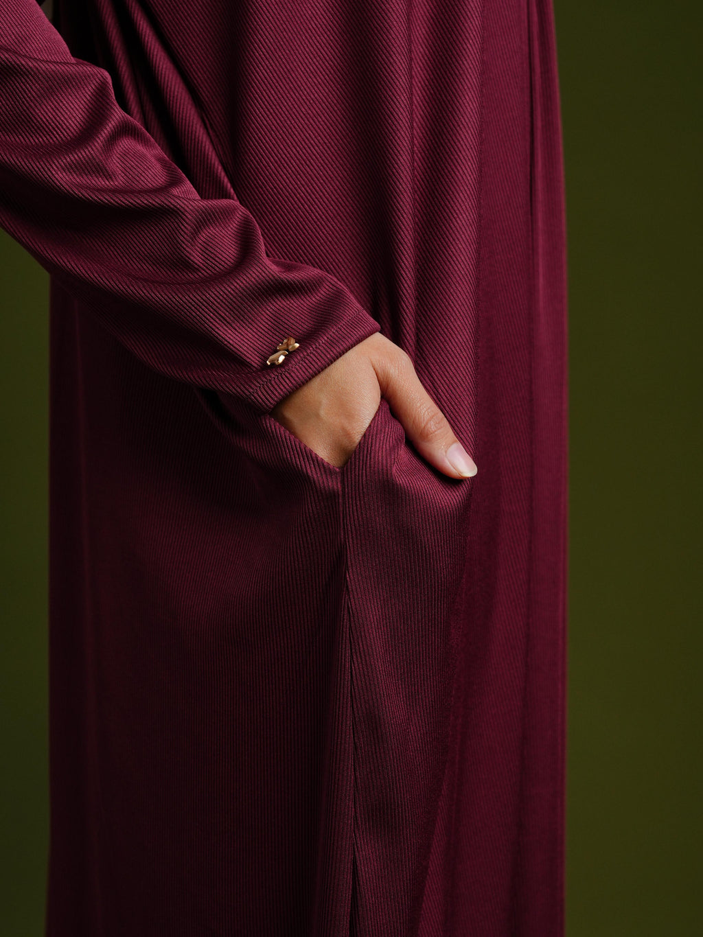 HIJRA MOM IN DARK MAROON