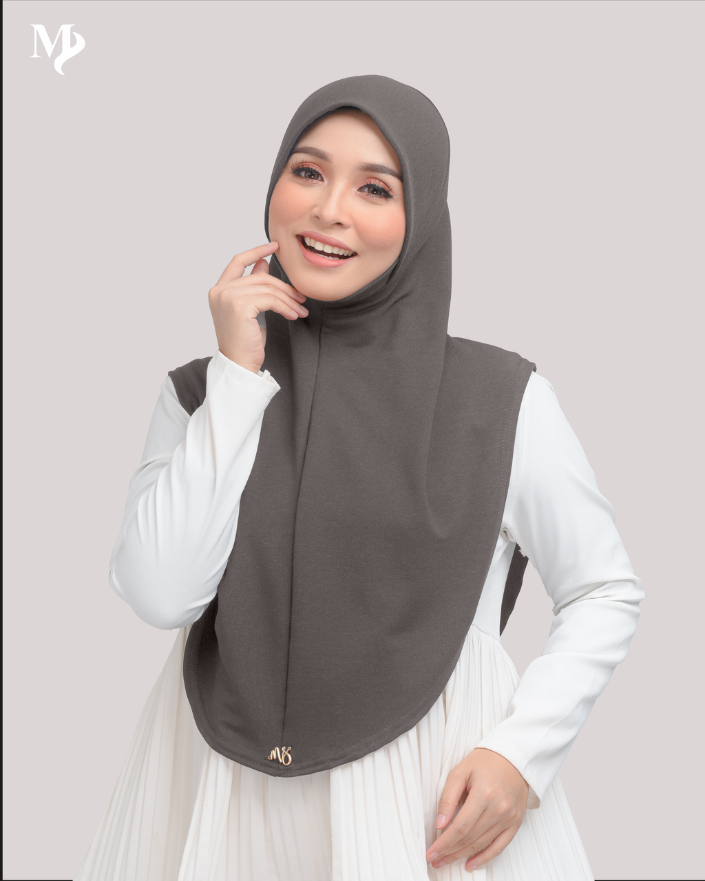 MARYAM SARUNG IN PEARWOOD
