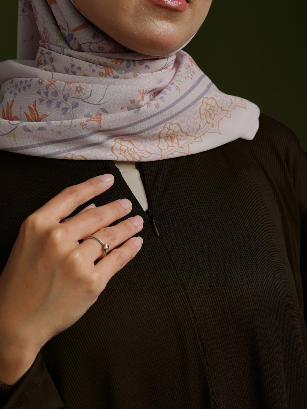 HIJRA MOM IN WALNUT